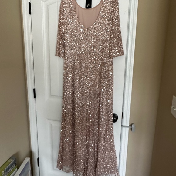 Evening, Gala, Mother of the Bride. Pink with pink/silver beading Size 16 - Picture 2 of 7